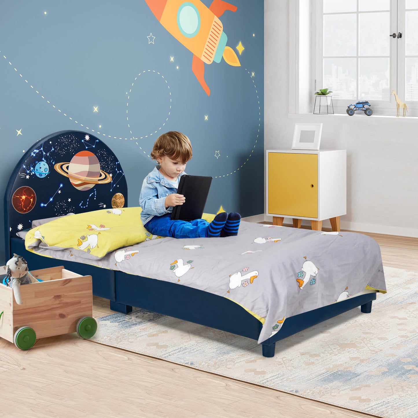 Twin Size Upholstered Platform Children Single Bed Kids Crystal