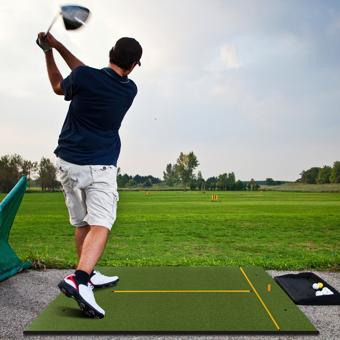 Artificial Turf Mat for Indoor and Outdoor Golf Practice Includes 2 Rubber Tees and 2 Alignment Sticks-20mm Kids Crystal